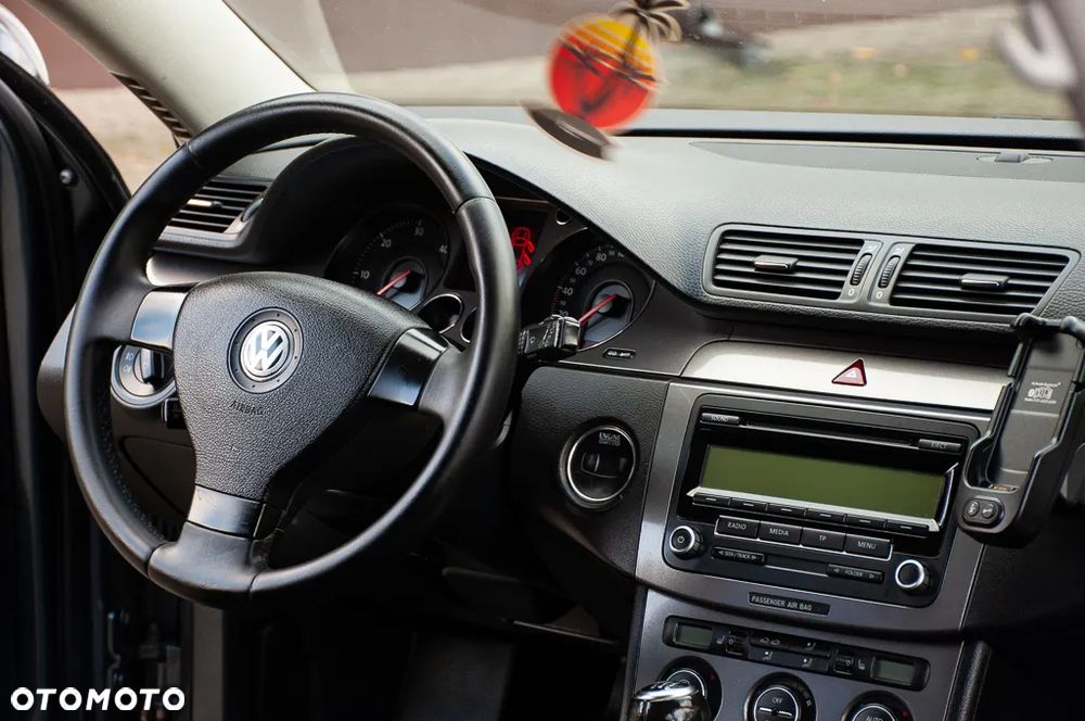 Volkswagen Passat 2.0 TDI Comfortline - 21