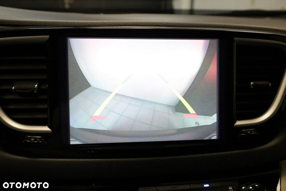 Chrysler Pacifica - 23