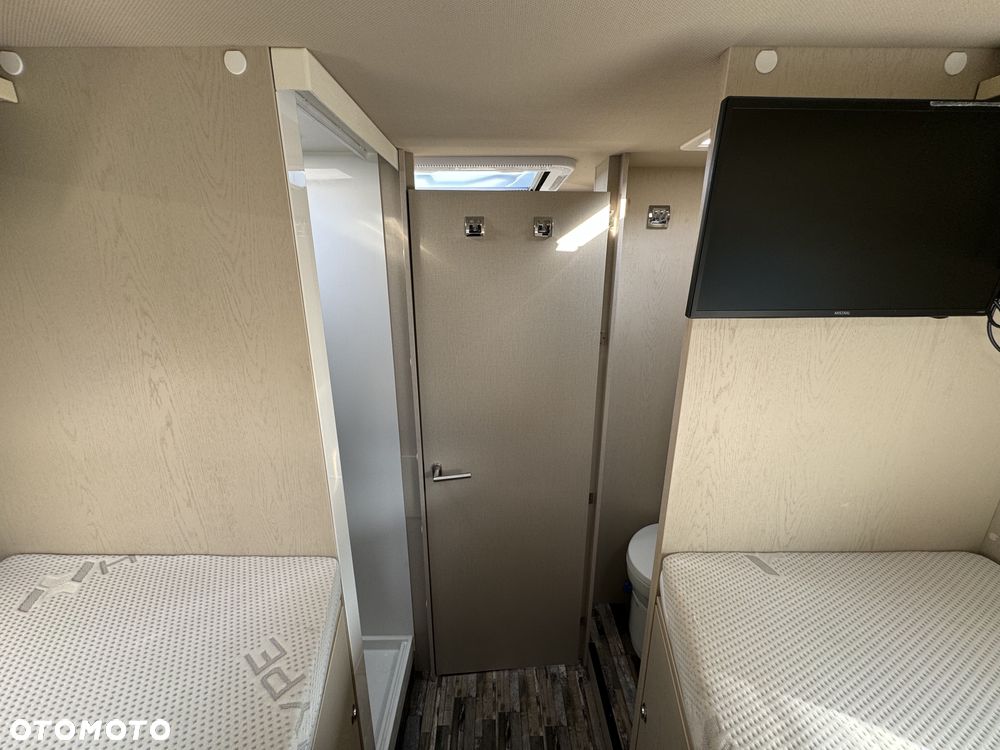 Mercedes-Benz Sprinter - 13