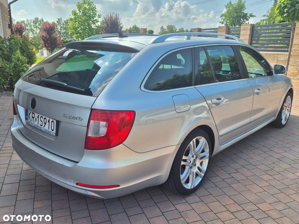 Skoda Superb 2.0 TDI DSG Exclusive - 2
