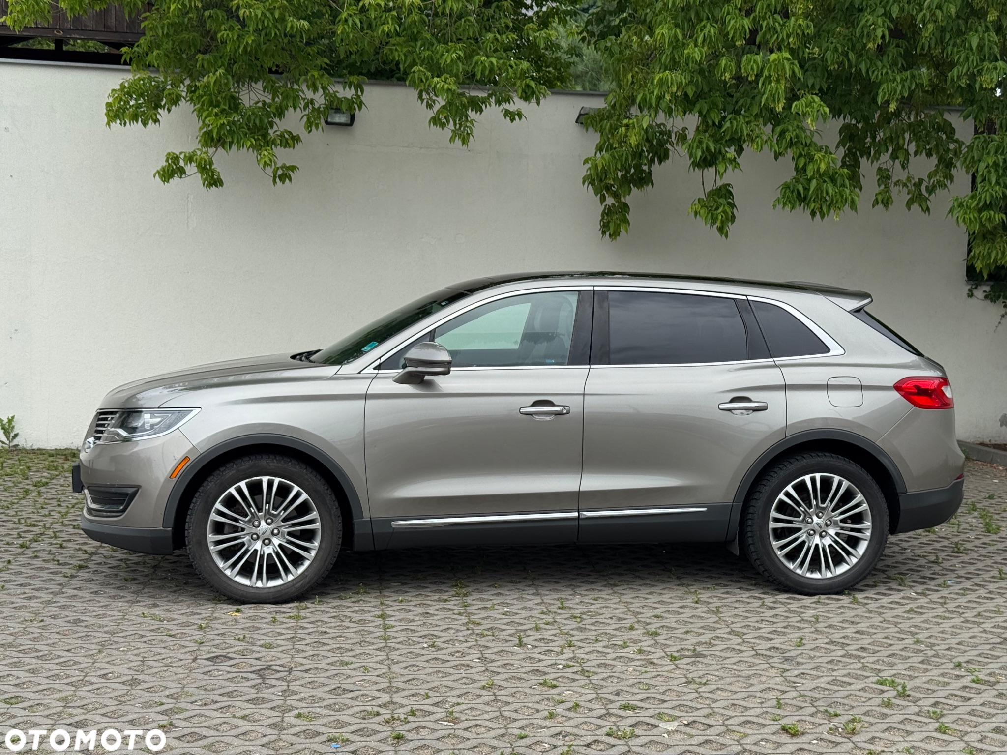 Lincoln MKX - 7