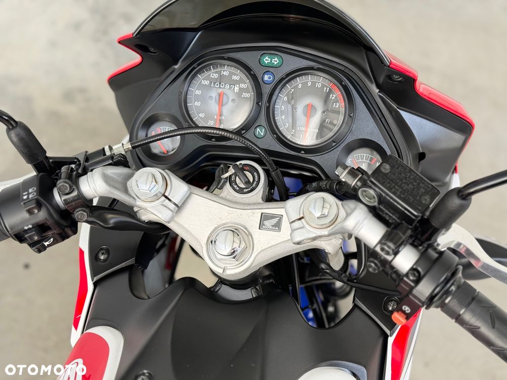 Honda CBR - 19