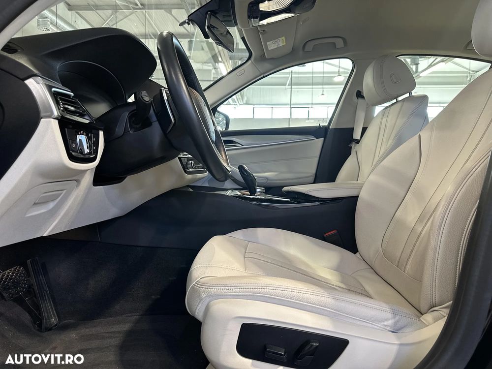 BMW Seria 5 530e Aut. - 24