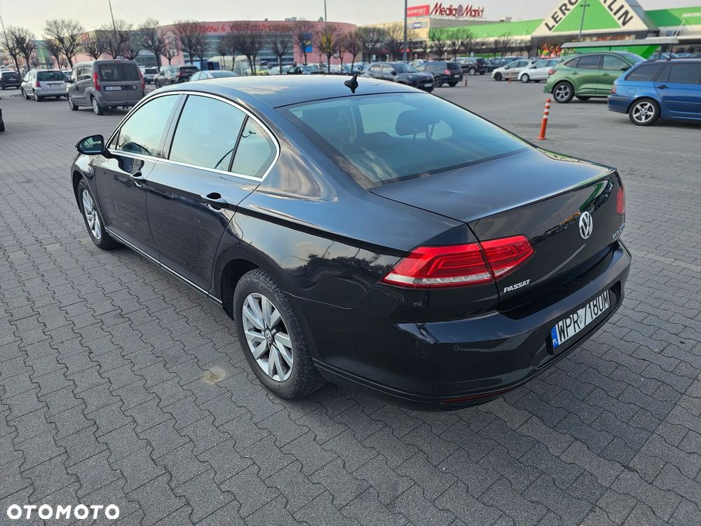 Volkswagen Passat - 10