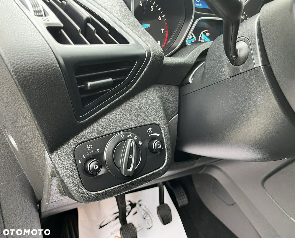 Ford Kuga 1.5 EcoBoost 2x4 Trend - 29