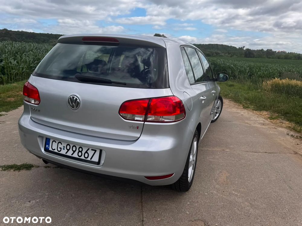 Volkswagen Golf - 10