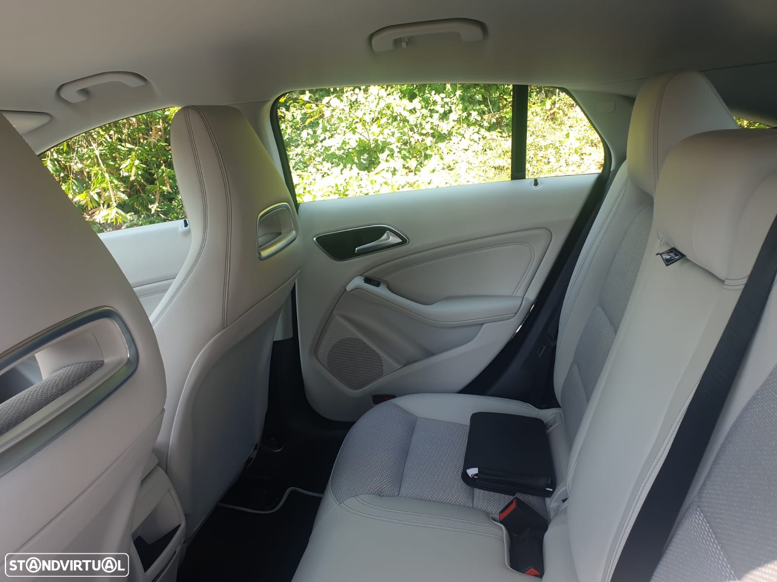 Mercedes-Benz CLA 200 d Shooting Brake Urban Aut. - 18