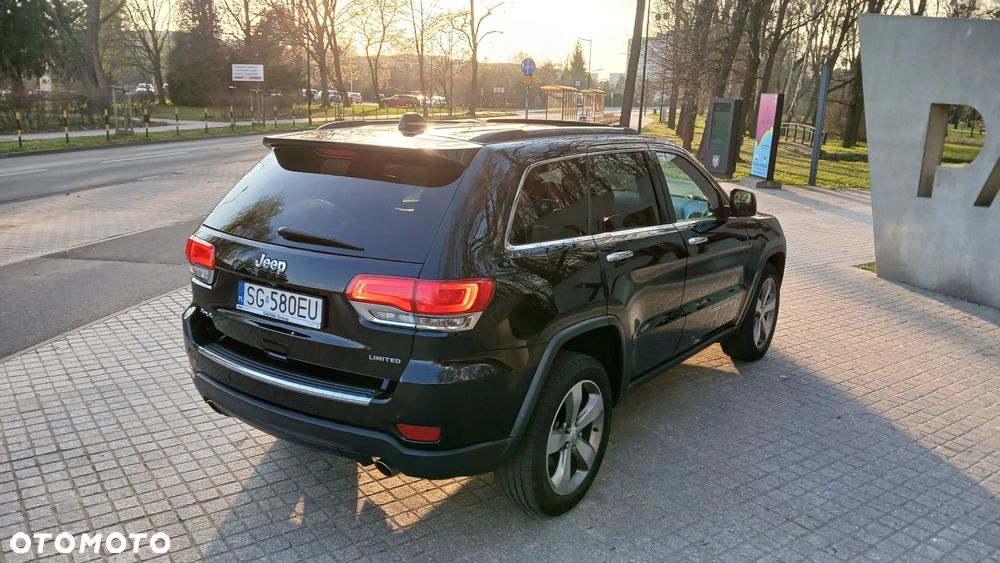 Jeep Grand Cherokee - 19