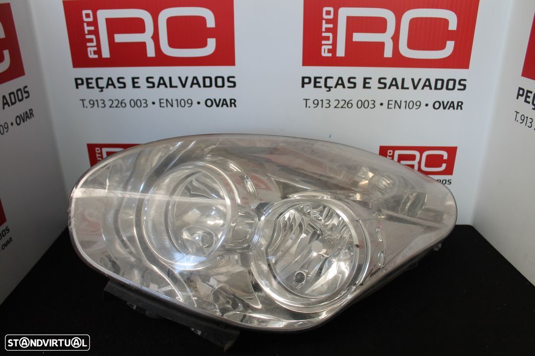 Farol Fiat Dobló - 1