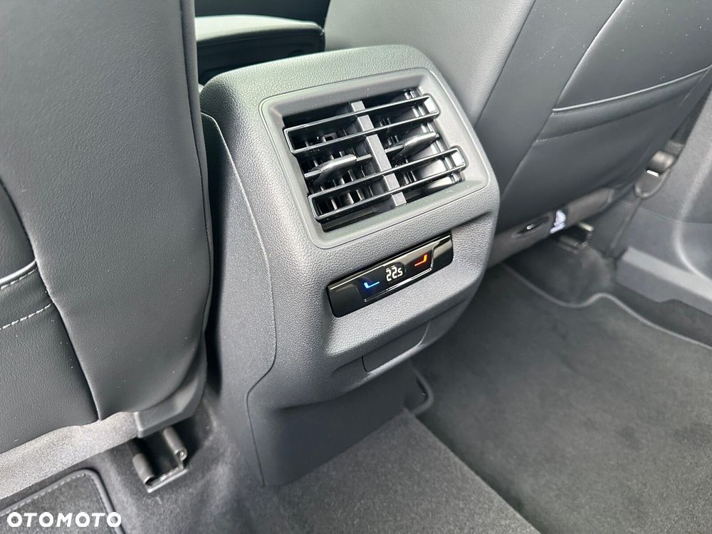 Volkswagen Tayron 2.0 TDI SCR Elegance DSG - 26