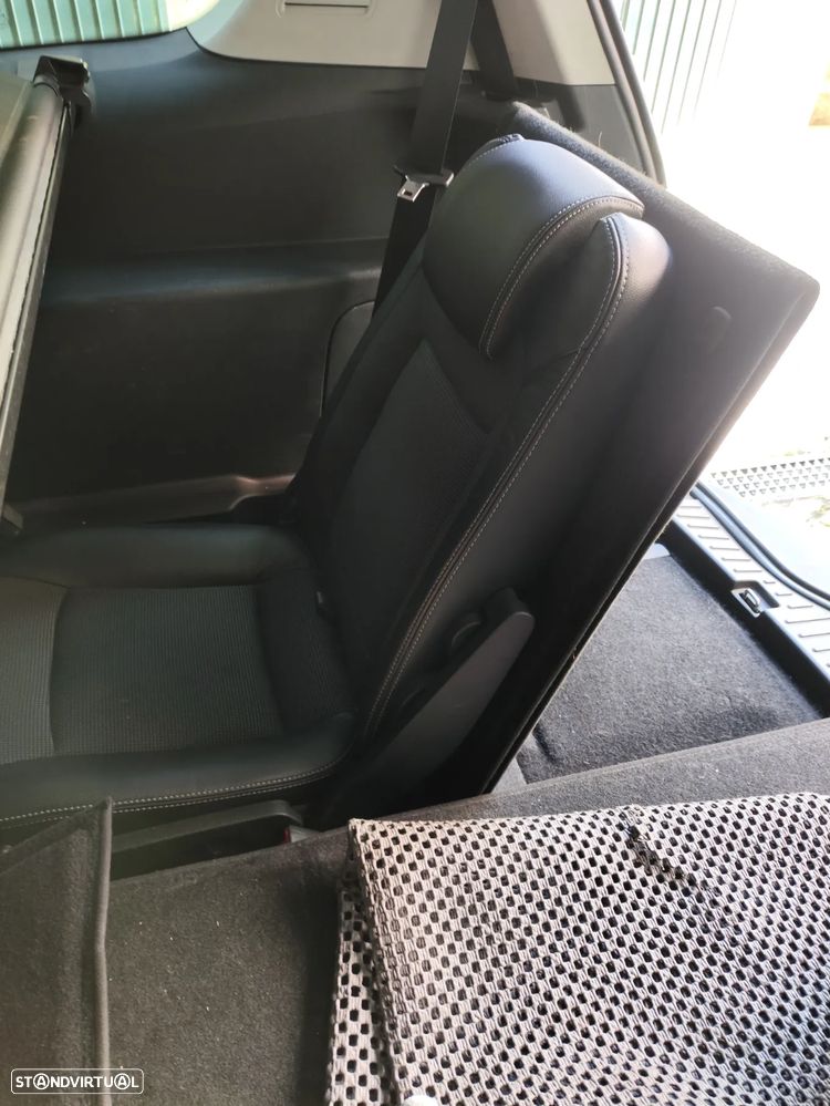 Ford S-Max 2.0 TDCi Titanium 7L - 12