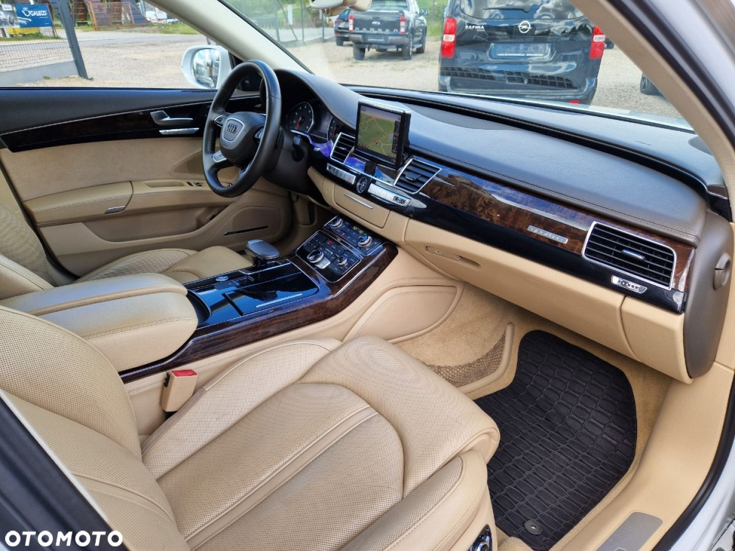 Audi A8 - 24