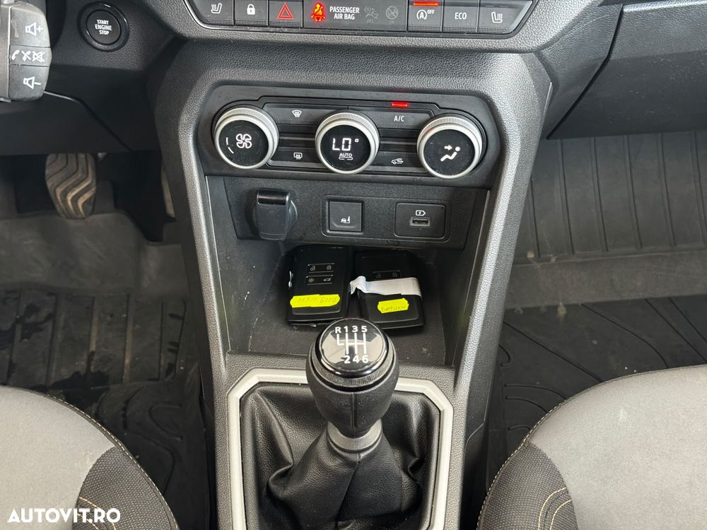 Dacia Sandero TCe 90 MT5 Journey - 12