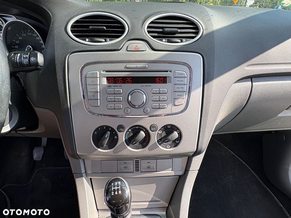 Ford Focus 1.6 16V Ambiente - 21