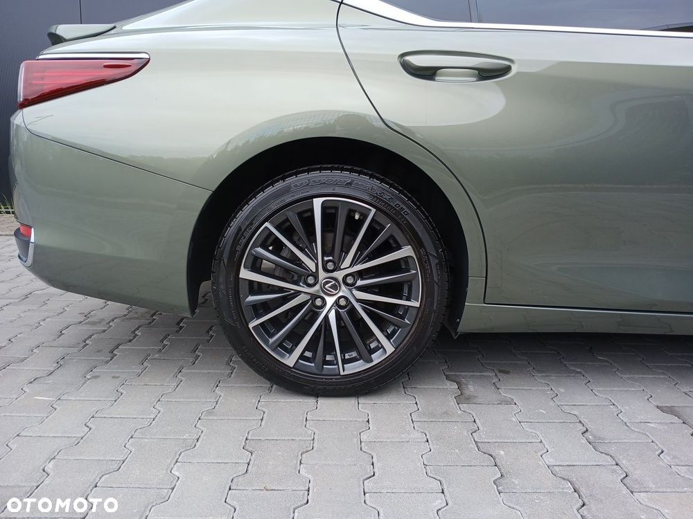 Lexus ES 300h Prestige - 20