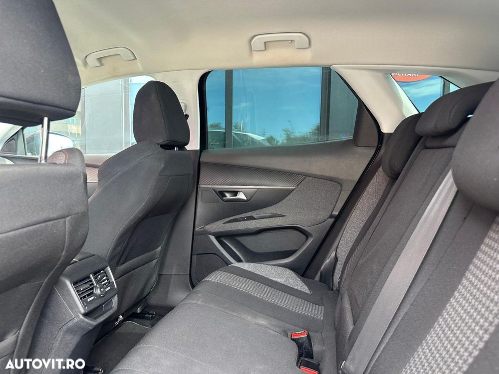 Peugeot 3008 - 18