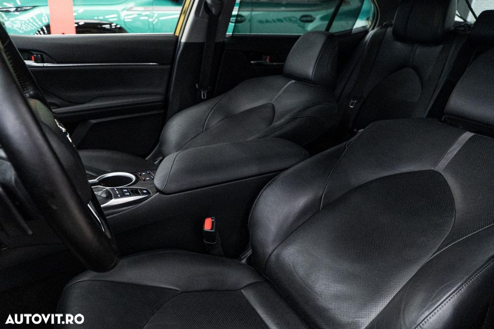 Toyota Camry 2.5 Exclusive - 29