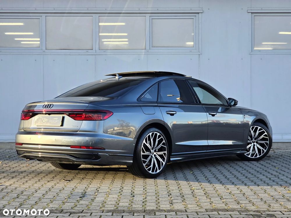 Audi A8 - 4