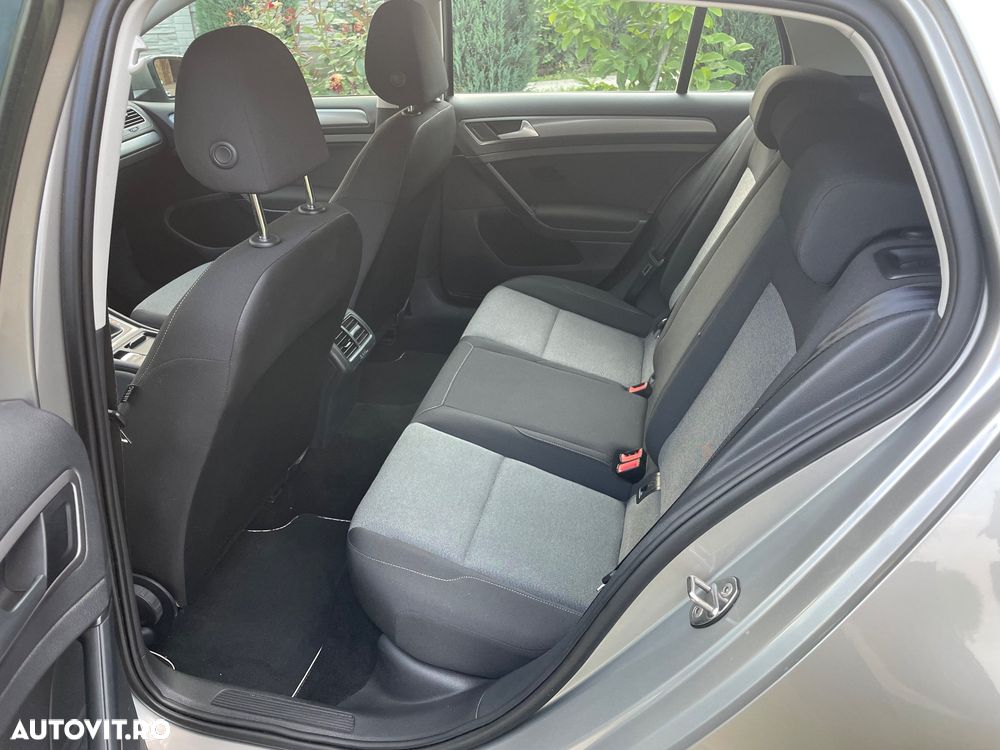 Volkswagen Golf - 16