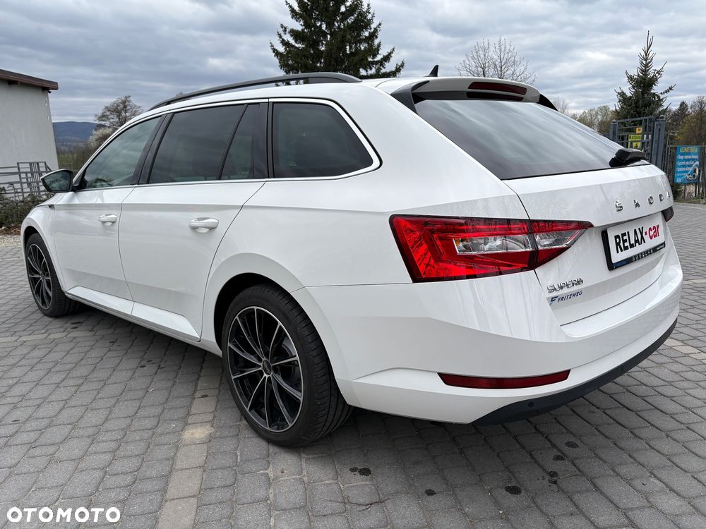 Skoda Superb 2.0 TDI Sportline - 12