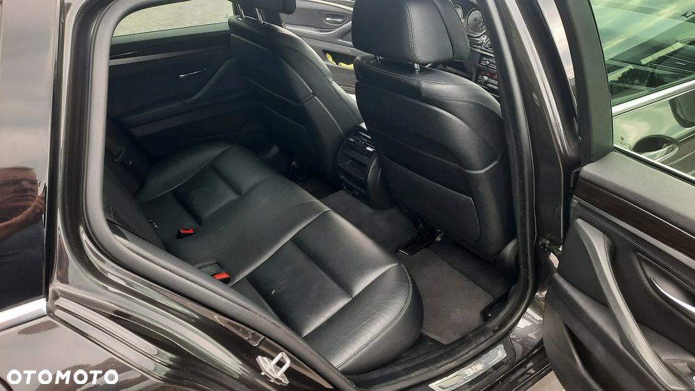 BMW Seria 5 530d xDrive - 15