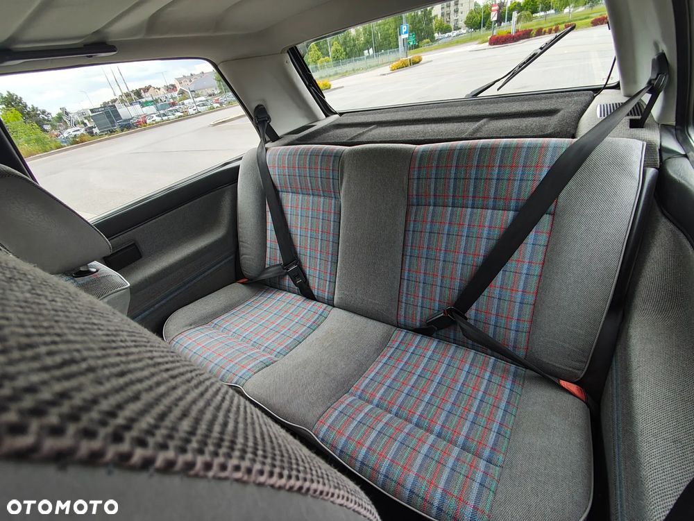 Volkswagen Golf 1.3 - 13