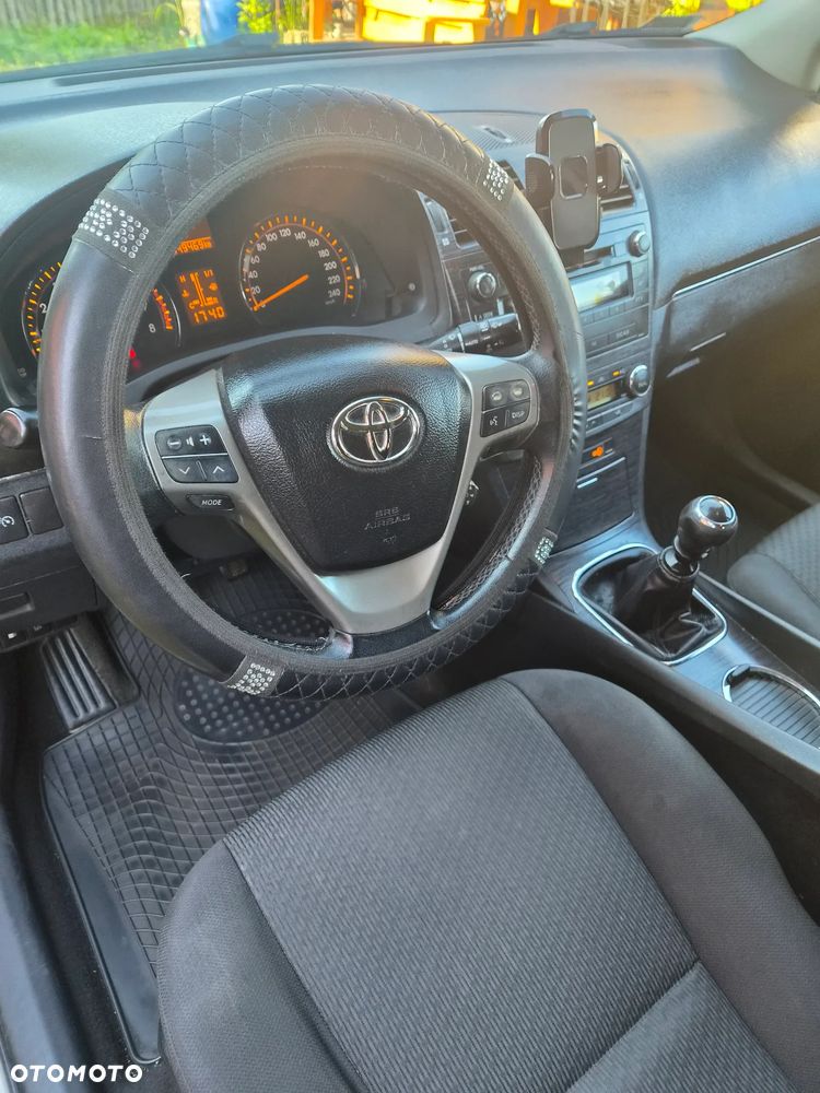 Toyota Avensis 2.0 Sol EU5 - 19