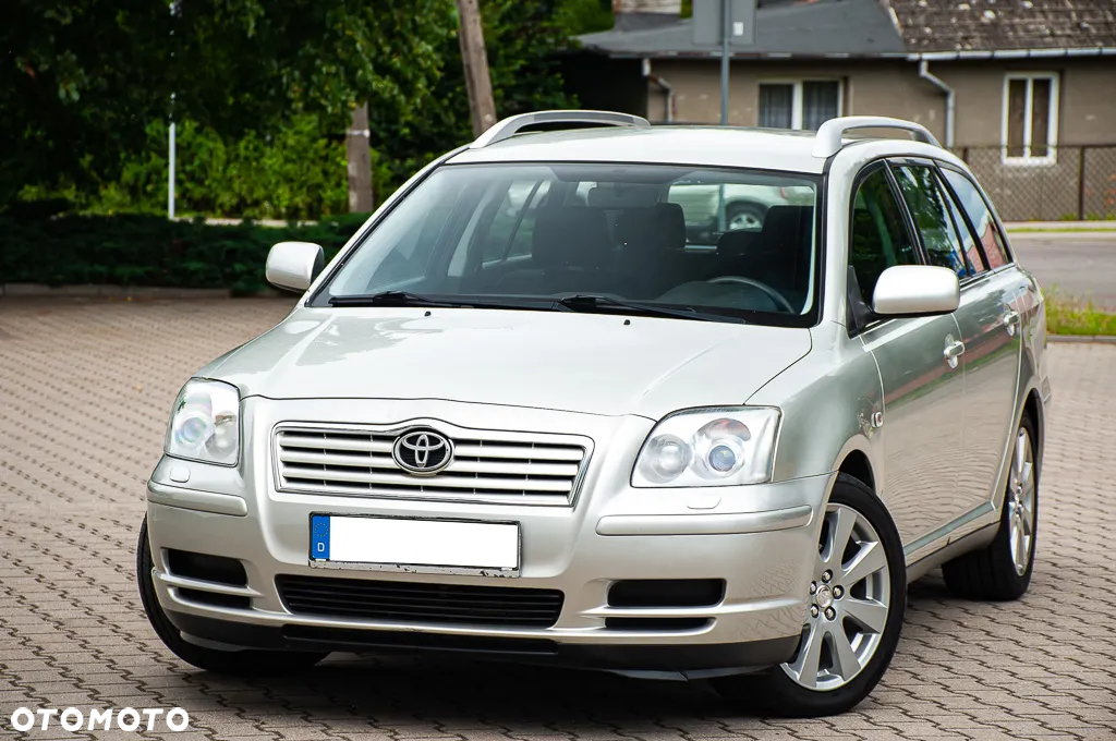 Toyota Avensis 1.8 VVT-i Combi Team - 10
