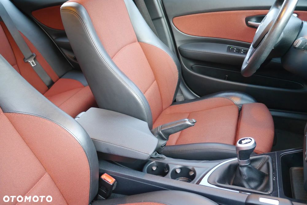 BMW Seria 1 118d - 34