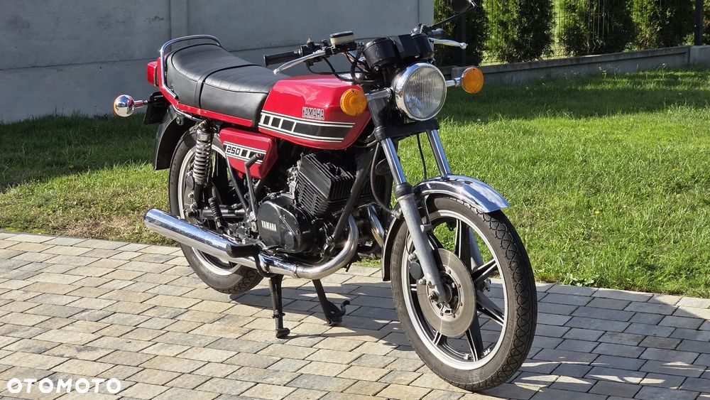 Yamaha RD - 19
