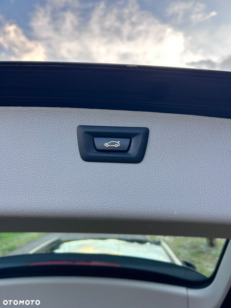 BMW Seria 3 318d Advantage - 23