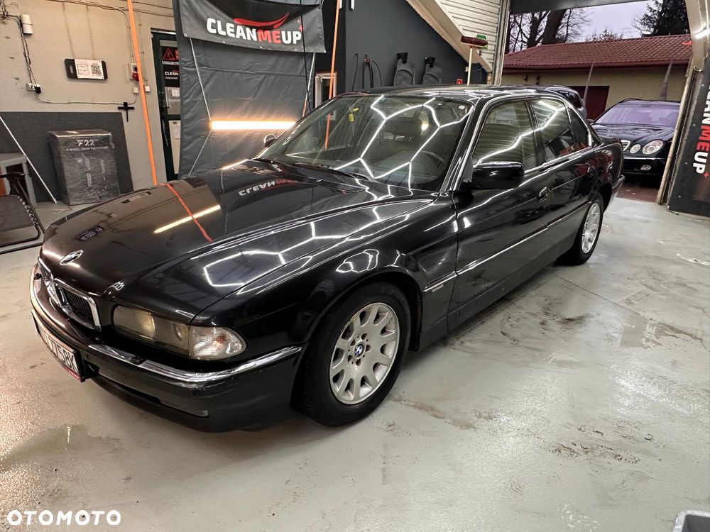 BMW Seria 7 750i - 5