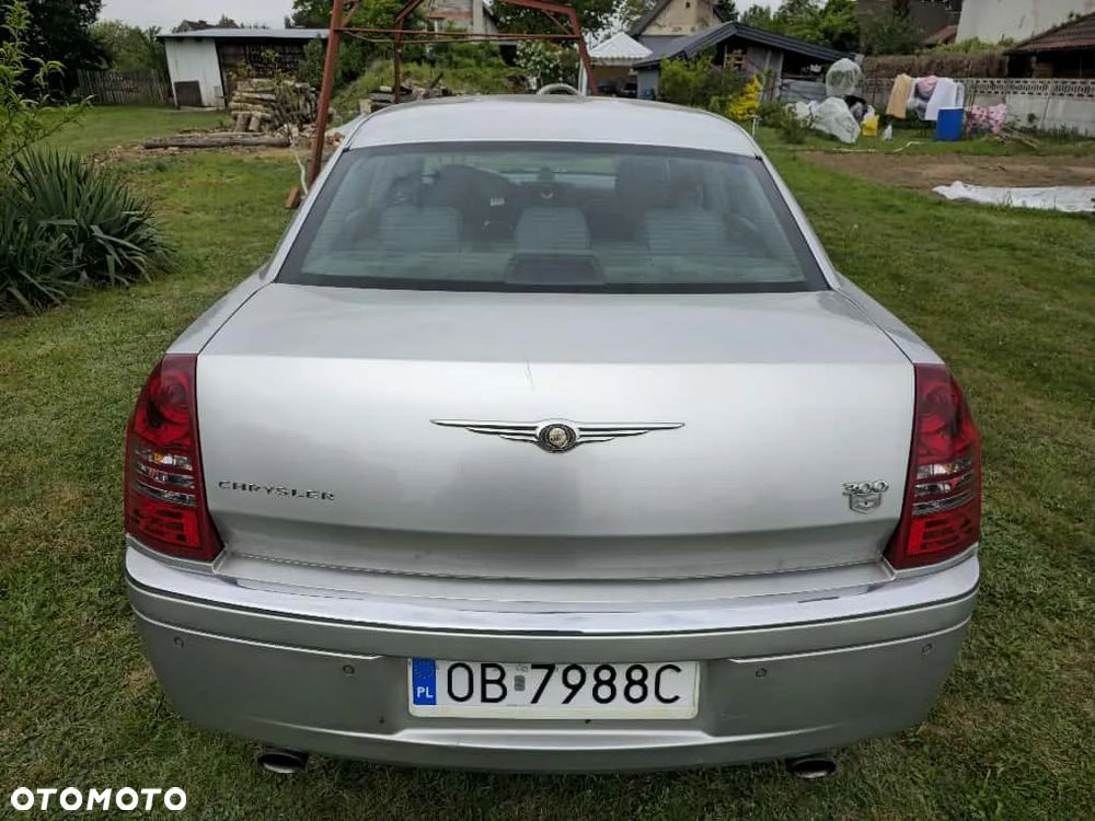 Chrysler 300C 3.5 V6 - 9