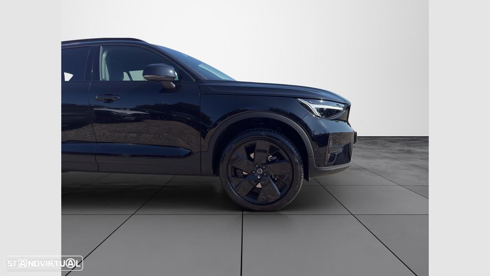 Volvo XC 40 2.0 B3 Black Edition - 11
