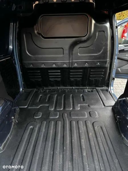 Ford TRANIS COURIER - 12