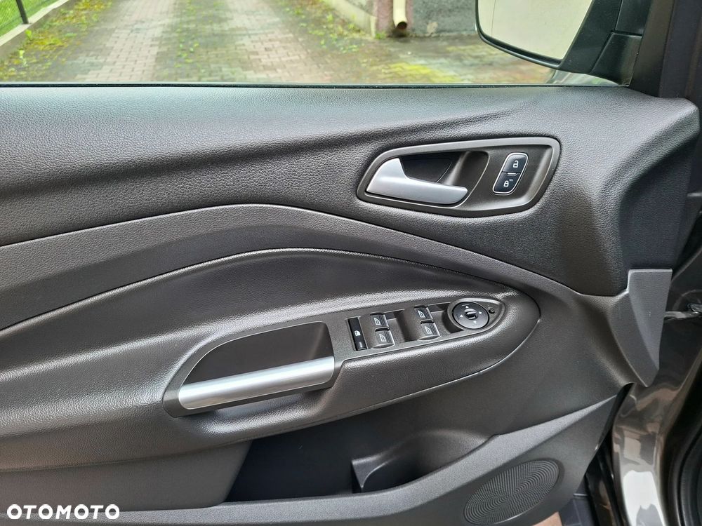 Ford Kuga 1.5 EcoBoost 2x4 ST-Line - 32