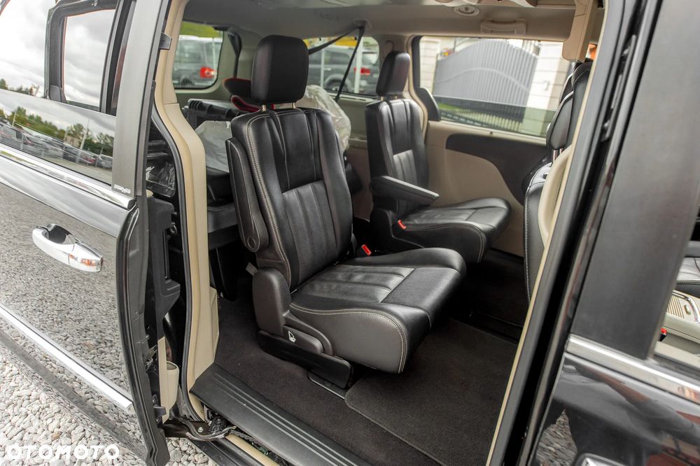 Lancia Voyager 2.8CRD Platinum - 24