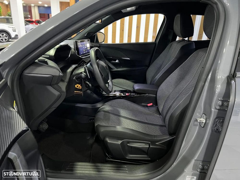 Peugeot e-2008 54 kWh Allure - 11