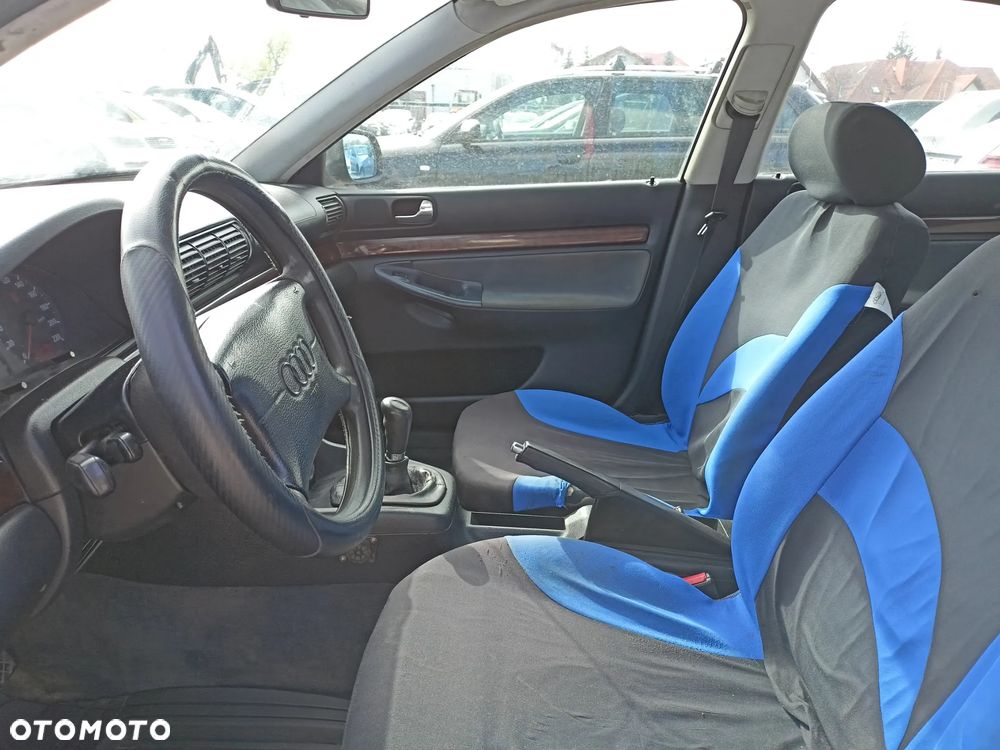 Audi A4 Limousine - 8