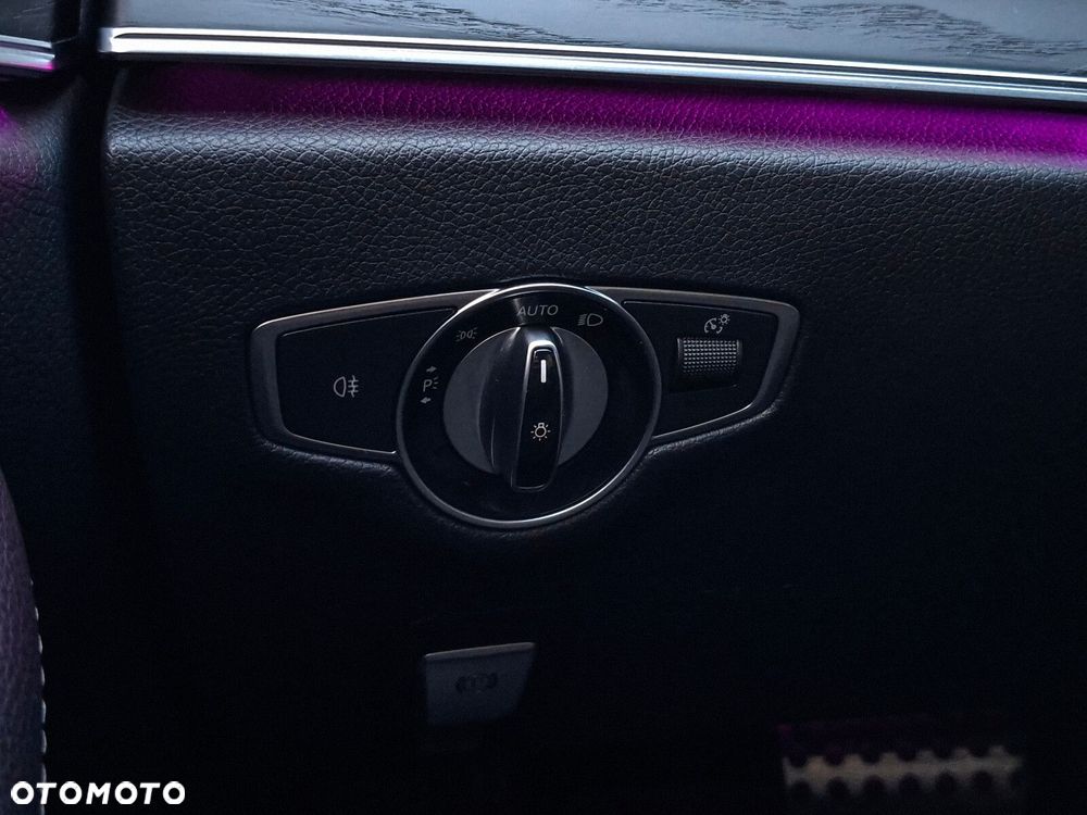 Mercedes-Benz Klasa E 220 d AMG - 23