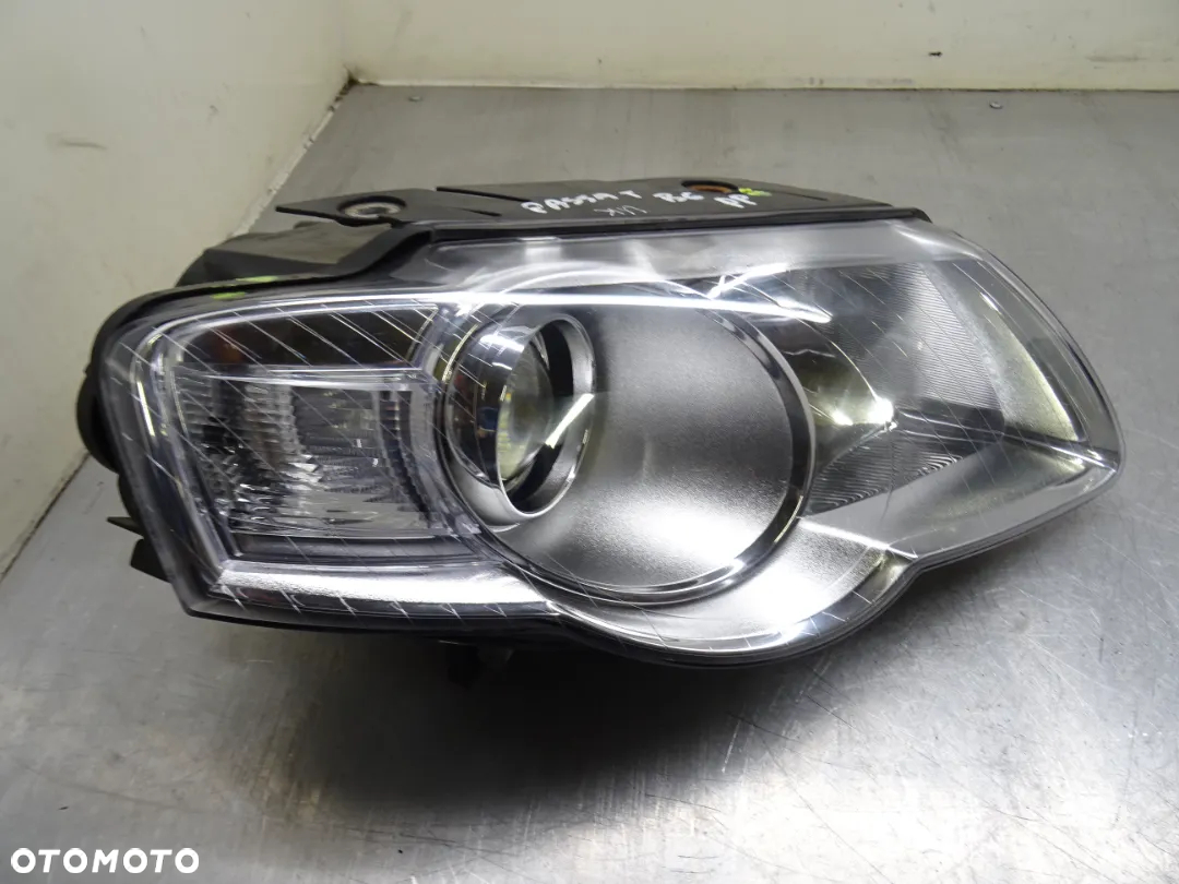 VW PASSAT B6 2.0 TDI LAMPA LEWY PRAWY PRZÓD UK - 4