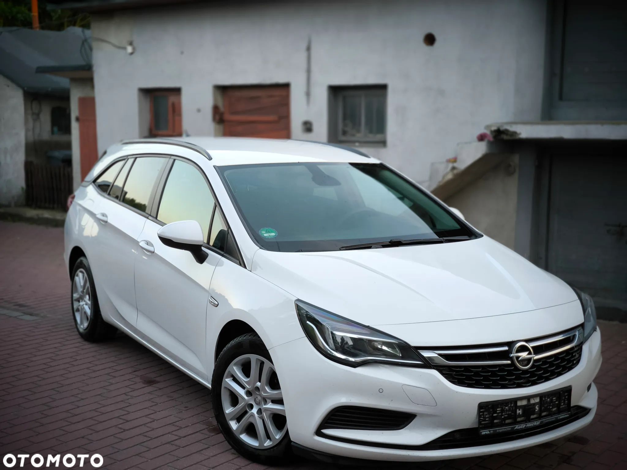 Opel Astra 1.6 D (CDTI) Edition - 1