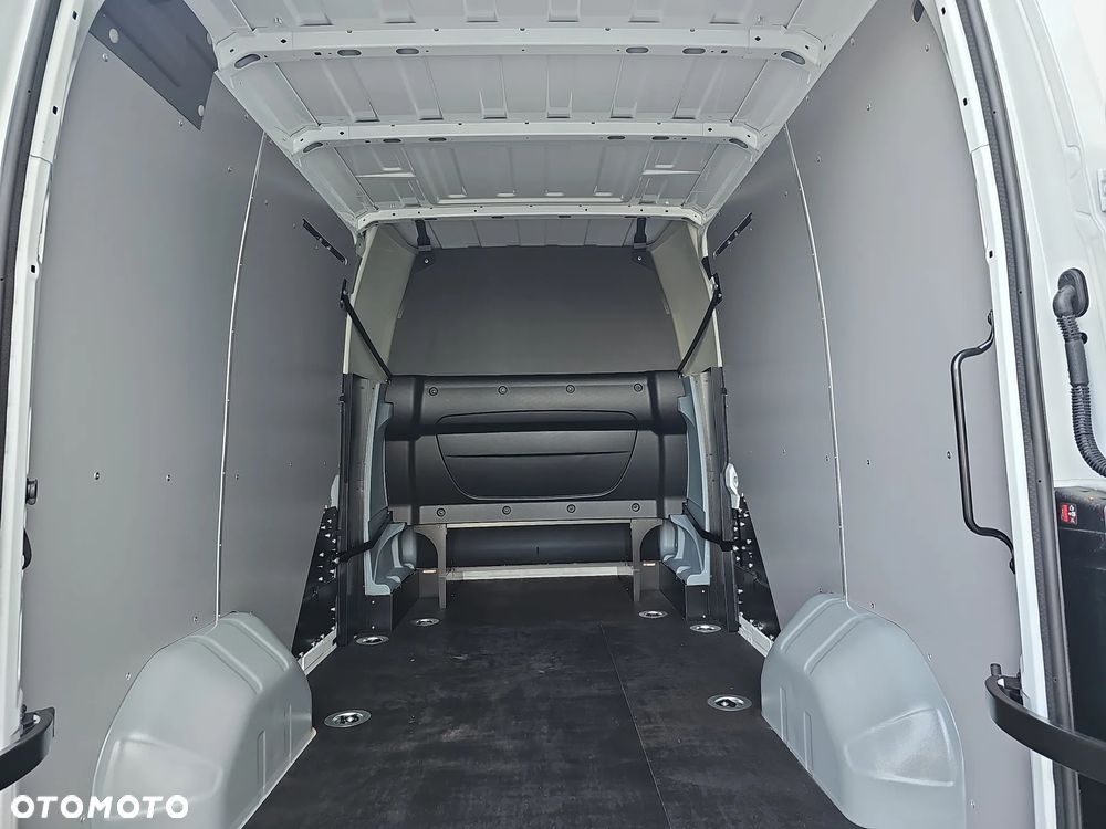 Renault Master Brygadowy - 30