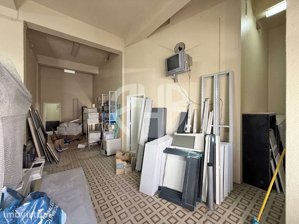 Loja / Armazém com 236 m² na Azambuja - Múltiplas Possibilidades de... - Grande imagem: 5/30