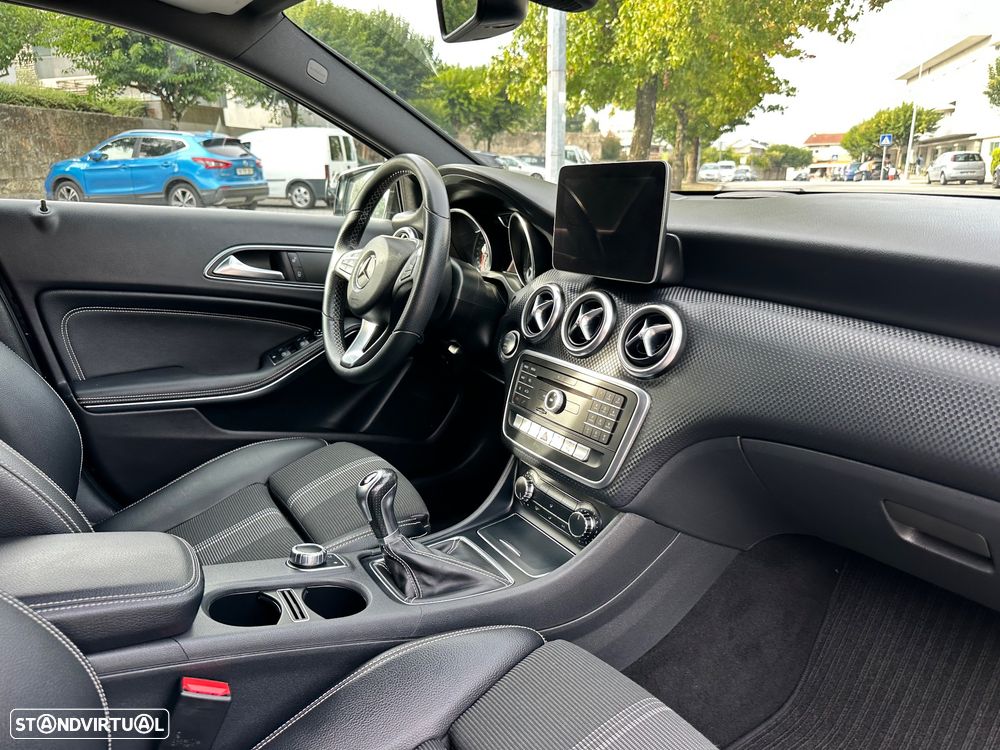 Mercedes-Benz A 180 d AMG Line - 51