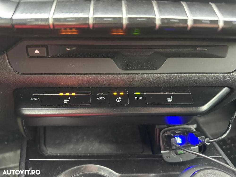 Lexus UX 200 FWD Executive - 27