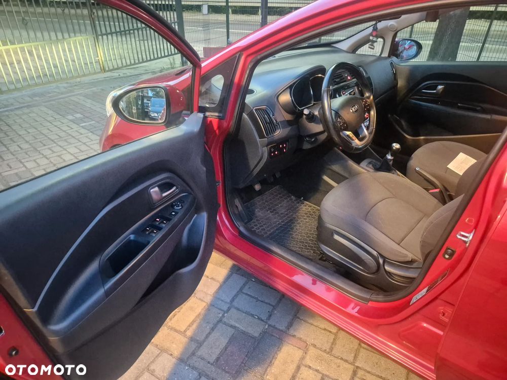 Kia Rio 1.2 Dream Team Edition - 23