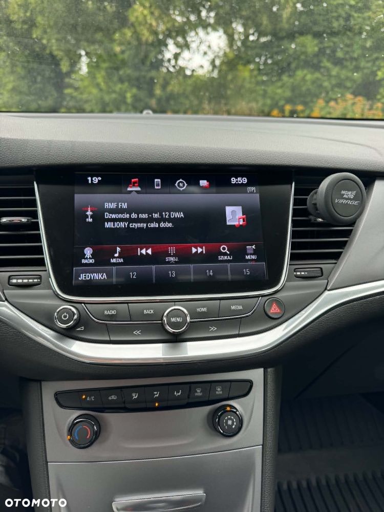 Opel Astra 1.4 T Dynamic - 11