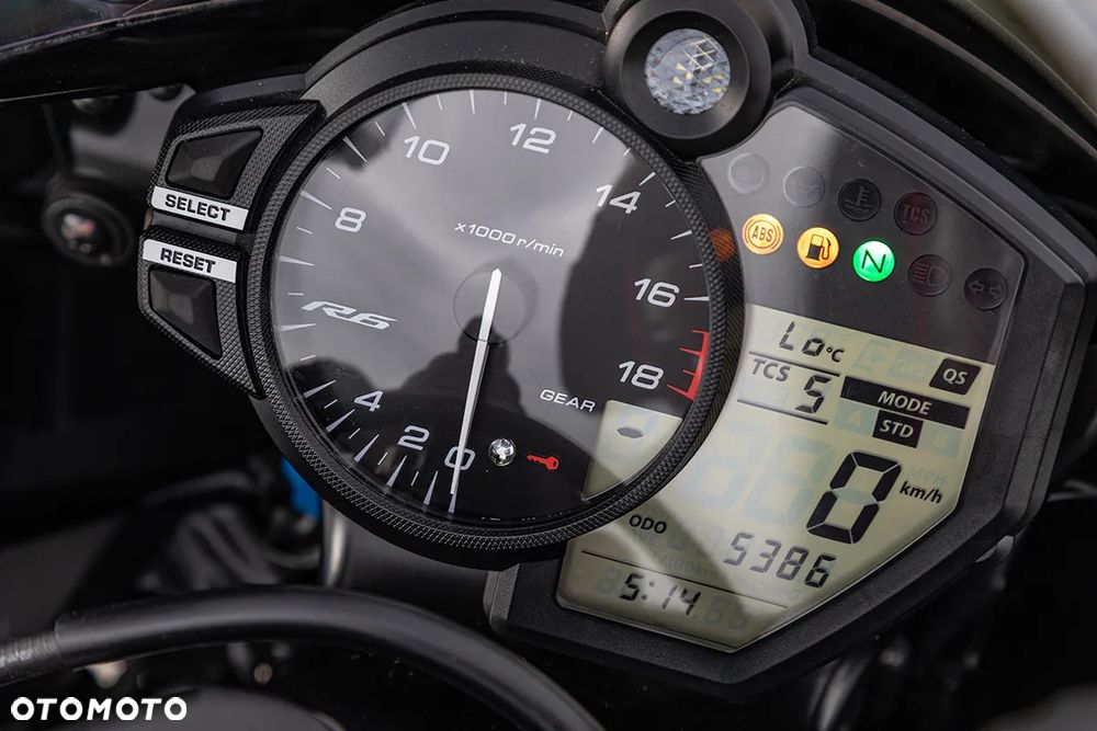 Yamaha R6 - 29
