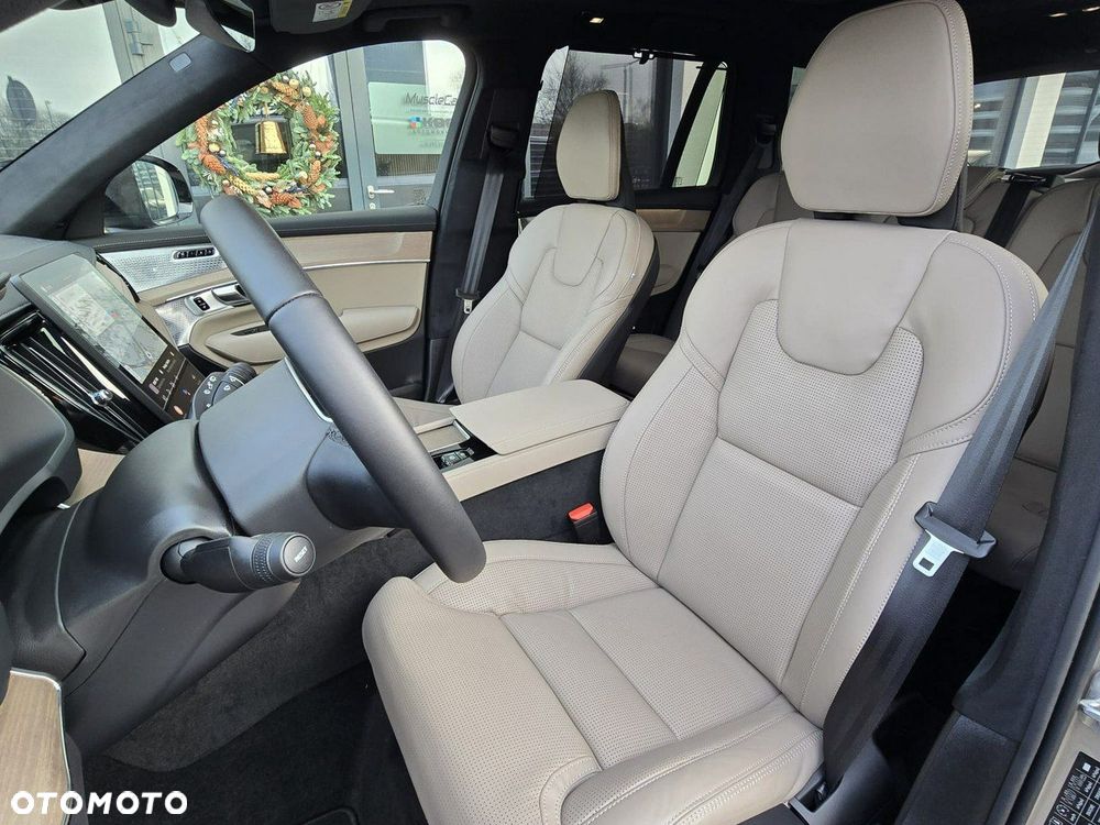 Volvo XC 90 T8 AWD Plug-In Hybrid Ultra Dark 7os - 6